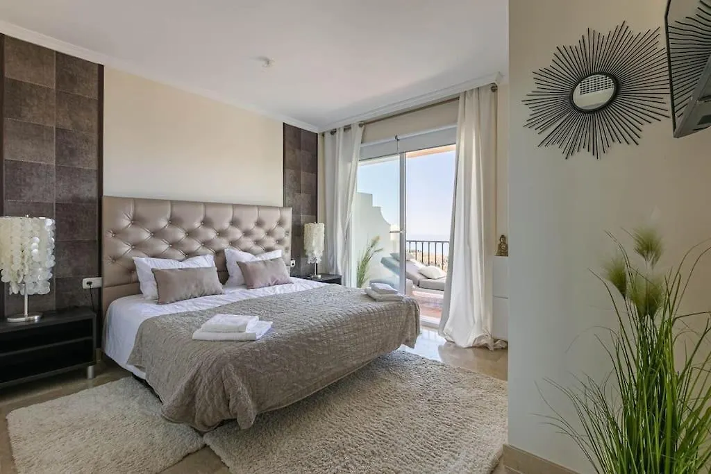 Luxury Apartment In Las Palmeras Sitio de Calahonda