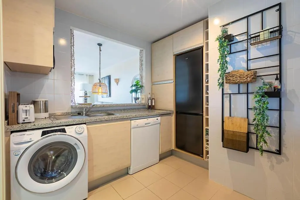 Luxury Apartment In Las Palmeras Sitio de Calahonda إسبانيا